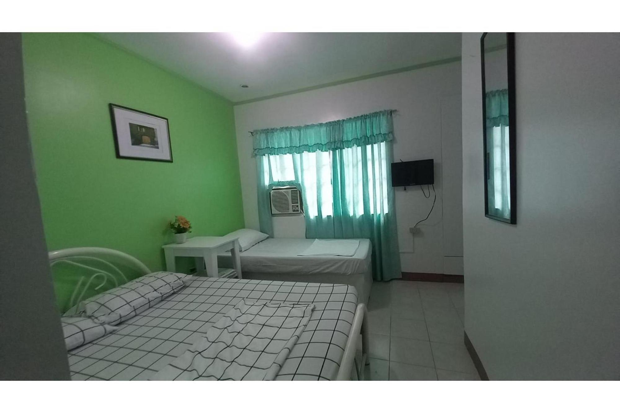 Oyo 1048 Jomckayl Apartelle Naga  Exterior foto