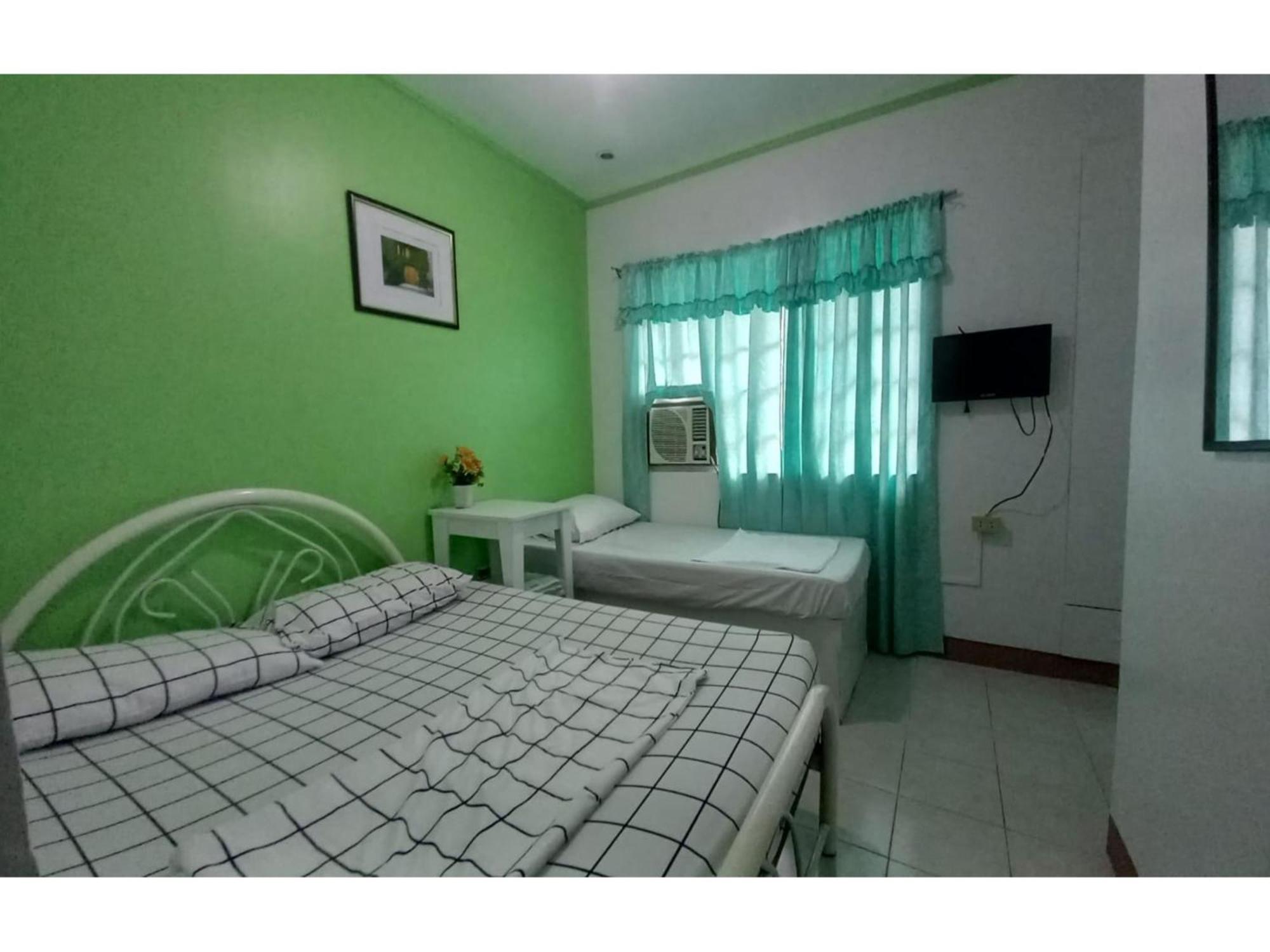 Oyo 1048 Jomckayl Apartelle Naga  Exterior foto